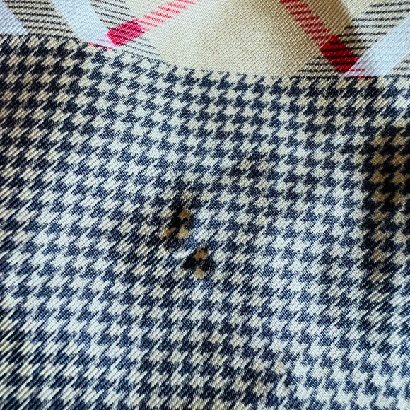 100% Authentic Burberry Check Silk Scarf - Picture 7 of 11